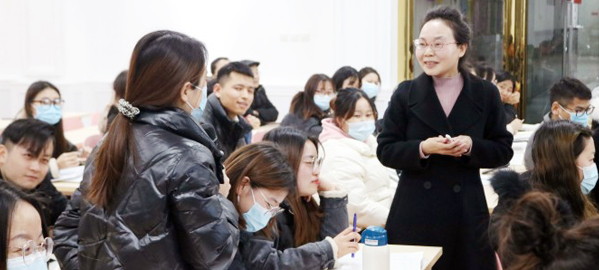 清涧 专家指导+名师授课+培优补弱+日清月结的教学模式