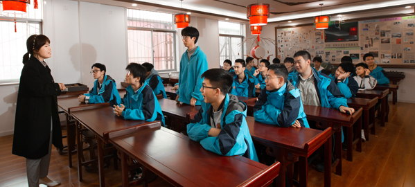 清涧 分类教学，因材施教，采取“一类一方案、一人一目标”的教学方法